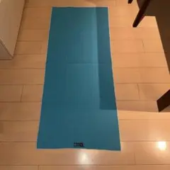 青いヨガマット Hot Yoga Studio LAVA