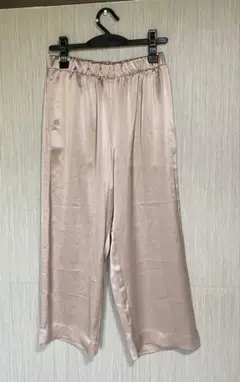 美品　nanarebird 　ベージュ サテン　 ワイドパンツ