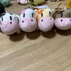 牧場物語　ボールチェーン付き　ウシさんぬいぐるみ　4種セット