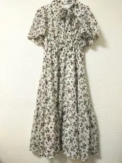 花柄リボン付きロングワンピース