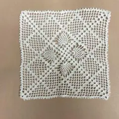 ドイリー　花瓶敷き　白　パイナップル模様　四角　昭和レトロ