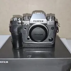[Fujifilm  X-T2] ボディ本体+純正レザーケース付属 Fujifilm X-T2] ボディ本体+純正レザーケース付属