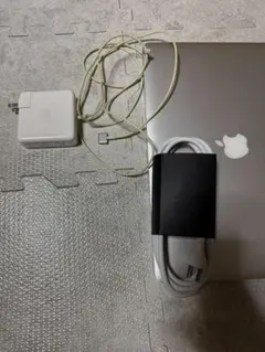 Apple MacBook シルバー 充電器付き