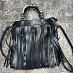 VIVAYOU フリンジ付きブラックレザーバッグ