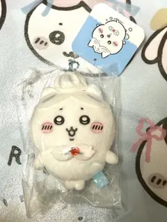 ハチワレ　ホイップ誕生日なマスコット　ちいかわ