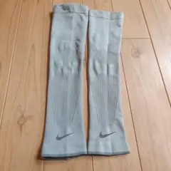 Nike アームスリーブ　グレー