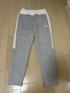 新品/PUMA /グレー パンツ /サイドストライプ/Sサイズ