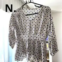 N. Natural Beauty Basic ペプラムブラウス