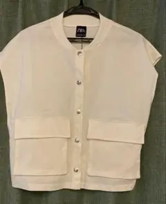 ZARA 白　ノースリーブジャケット