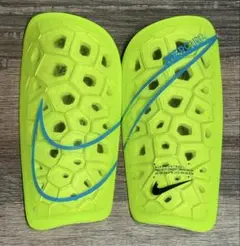 Nike Mercurial シンガード 蛍光イエロー