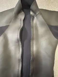 ダークグレー ジッパー付きタッパー