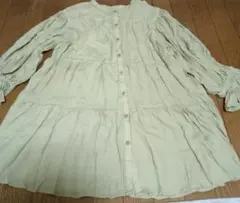 しまむら　オリーブグリーン からし色　ボタン付きシャツ Lサイズ