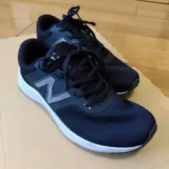 New Balance ランニングシューズ ブラック