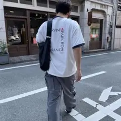ロゴ入り Tシャツ ホワイト