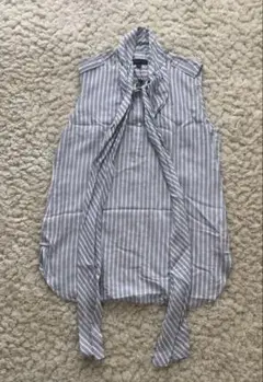 新品タグ付きAdolfo Dominguezビスコースノースリーブシャツ　リボン
