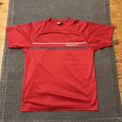 Reebok 赤 Tシャツ L