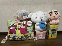 クレヨンしんちゃん　フィギュア　ぬいぐるみ　クッション　キーホルダー　まとめ売り