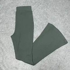 オリーブグリーン リブ編み フレアパンツ
