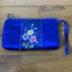韓国 花柄刺繍サテンポーチ青い花柄ポーチ 韓国土産20×13cm