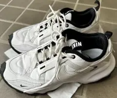 NIKE ナイキ TC7900 24.5cm USED スニーカー 中古