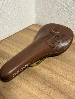 クロマグ　レザーサドル image.jpg