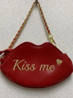 お洒落な未使用kiss meミニバンドポーチゴールドチェーン&刺繍レッドレザー