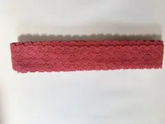 レース　赤