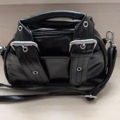ブラックレザーショルダーバッグ