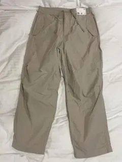 ユニクロ　パラシュートパンツ　M ベージュ