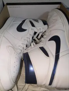 Nike ジョーダン1ハイ ホワイト/ネイビー 31cm