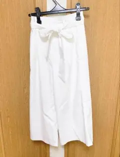 ビーラディエンス　ワイドパンツ　白