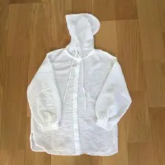 新品未着用！★ふんわり軽量・薄手フード付きパーカー　白
