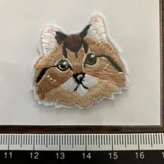 猫の刺繍ワッペン 約4cm アップリケ