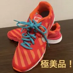 美品　Nike ストライプデザイン ランニングシューズ　24.5 スニーカー