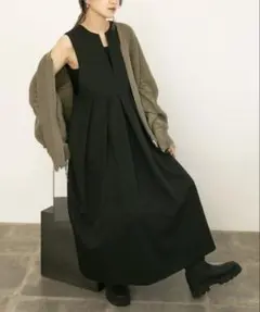 829 美品✨KBF ノースリーブ タックワンピース フレア 黒 36サイズ