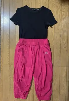 ユニクロ　黒　Tシャツ　トレーニングパンツ　ピンク　Mサイズ 上下　2点セット