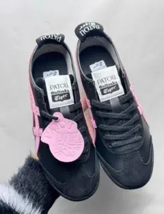 PATOU × オニツカタイガー コラボスニーカー24cm パトゥ】と【オニツカタイガー】が初コラボ！ 足もとを華やかに