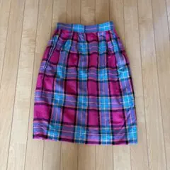 イブサンローランのタイトスカート‼️少しレトロな感じが可愛い〜です！