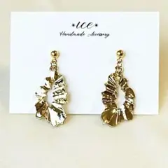 Item thumbnail for item e8a6e3b2-4b0f-49eb-8ba7-d4ace5652940