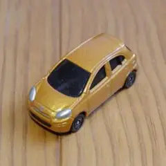 トミカ 日産 マーチ