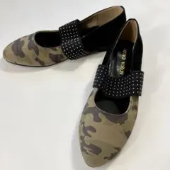 未使用✨ACQUA CALDA　迷彩柄フラットシューズ　スタッズ　M（4E幅）