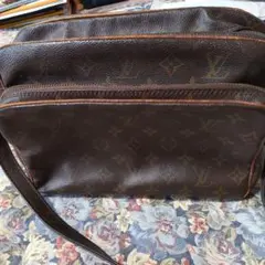 ルイヴィトン モノグラムショルダーバック