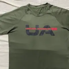 ●アンダーアーマー●Tシャツ オリーブ系 短丈 スポーツ ミリタリー 半袖