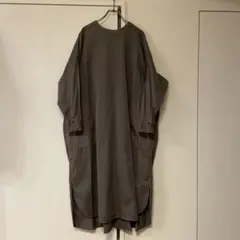 BEARDSLEY ロングワンピース グレー 後ろボタン