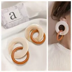2133☺︎大理石風ベージュとウッドの2連フープピアス☺︎