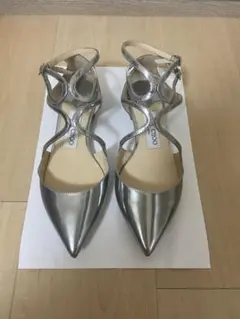 ジミーチュウ フラットシューズ・サンダル.シルバー・サイズ35・未使用に近い美品