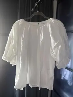 オペーククリップ　白ふんわりブラウス　美品