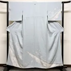 淡い水色に辻ヶ花模様と絞りの付け下げ 着物