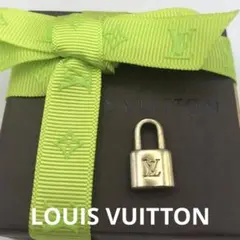 【ルイ・ヴィトン】美品⭐︎LVロゴ入りゴールド チャーム