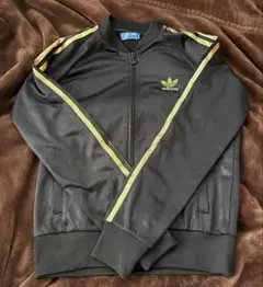 adidas 黒金ジャージ